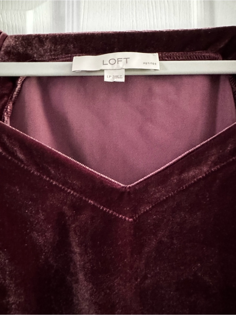 LOFT Petites Burgundy Velvet Puff Sleeve Top Romantic Cottagecore Blouse Size LP - Picture 10 of 10